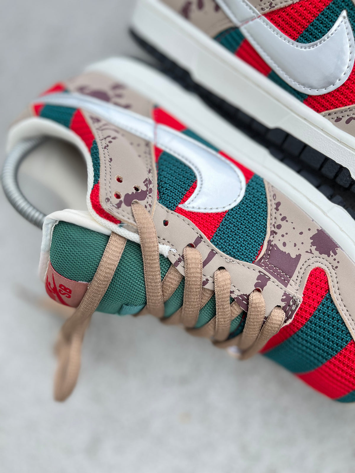 Nike SB Dunk Low Freddy Krueger