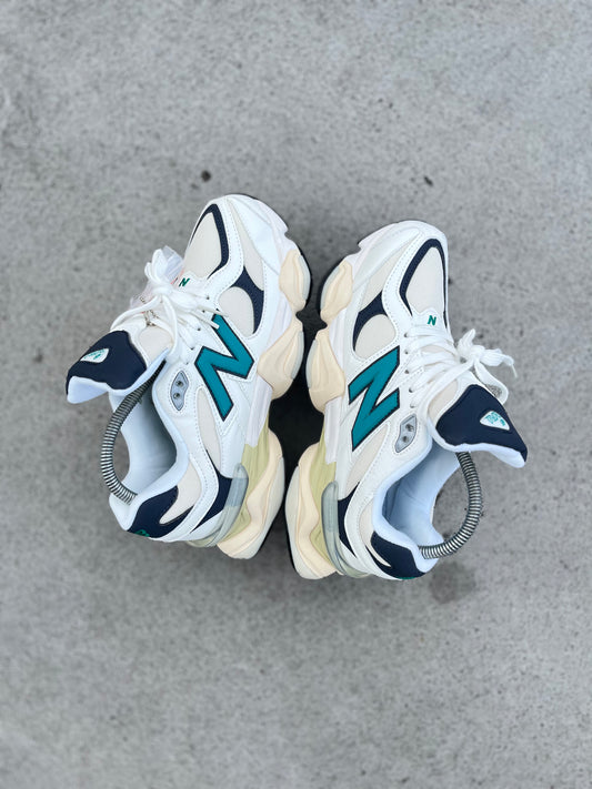 New Balance 9060 Magenta