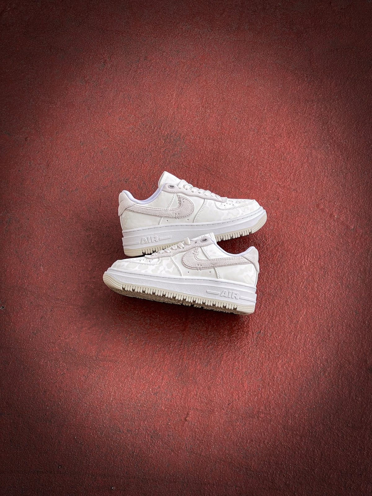 Nike Air Force 1 Luxe Summit
