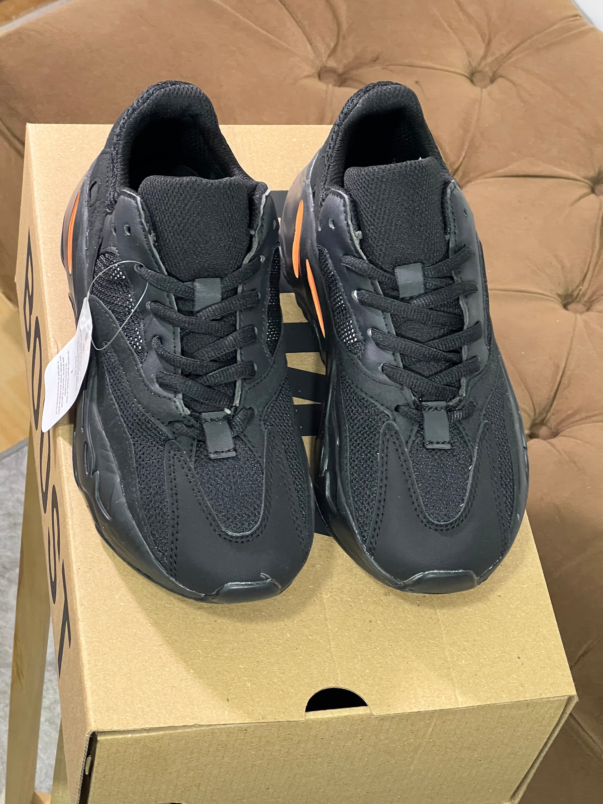 Adidas Yeezy 700