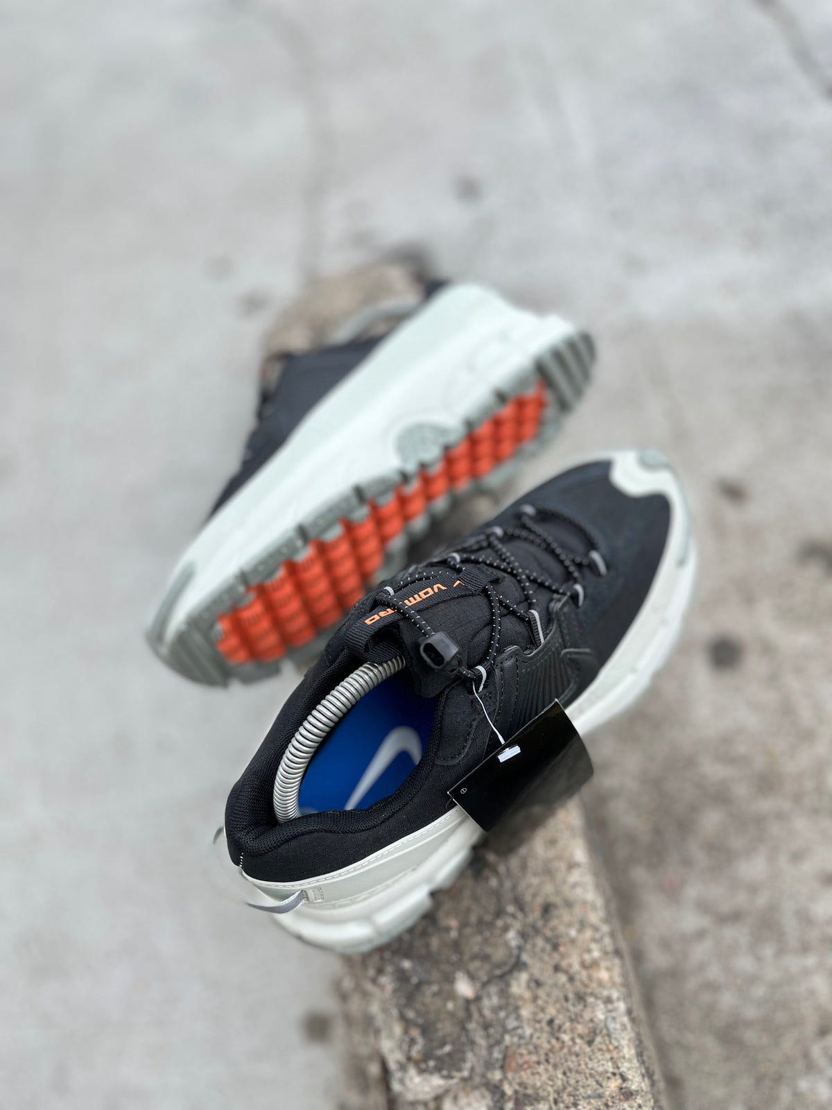 Nike Zoom Vomero 5 Roam