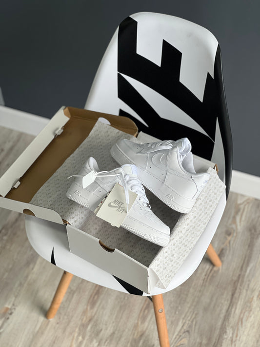 Nike Air Force 1 Triple White