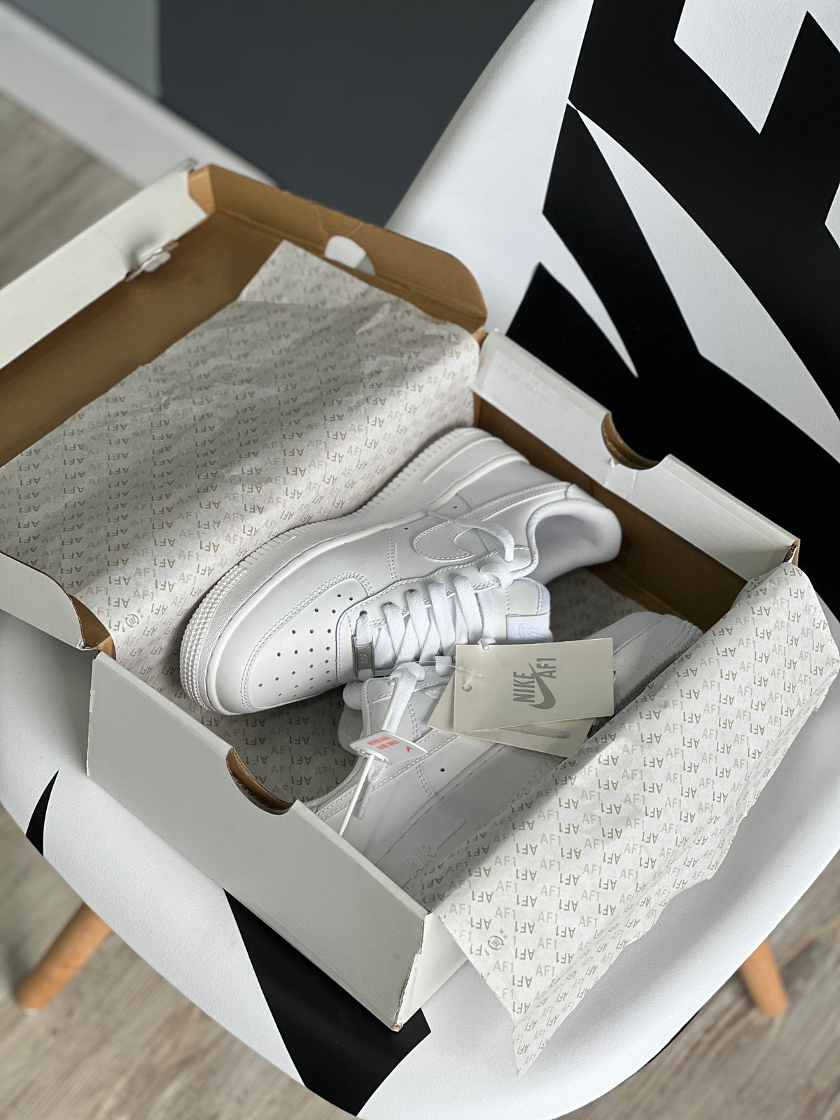 Nike Air Force 1 Triple White