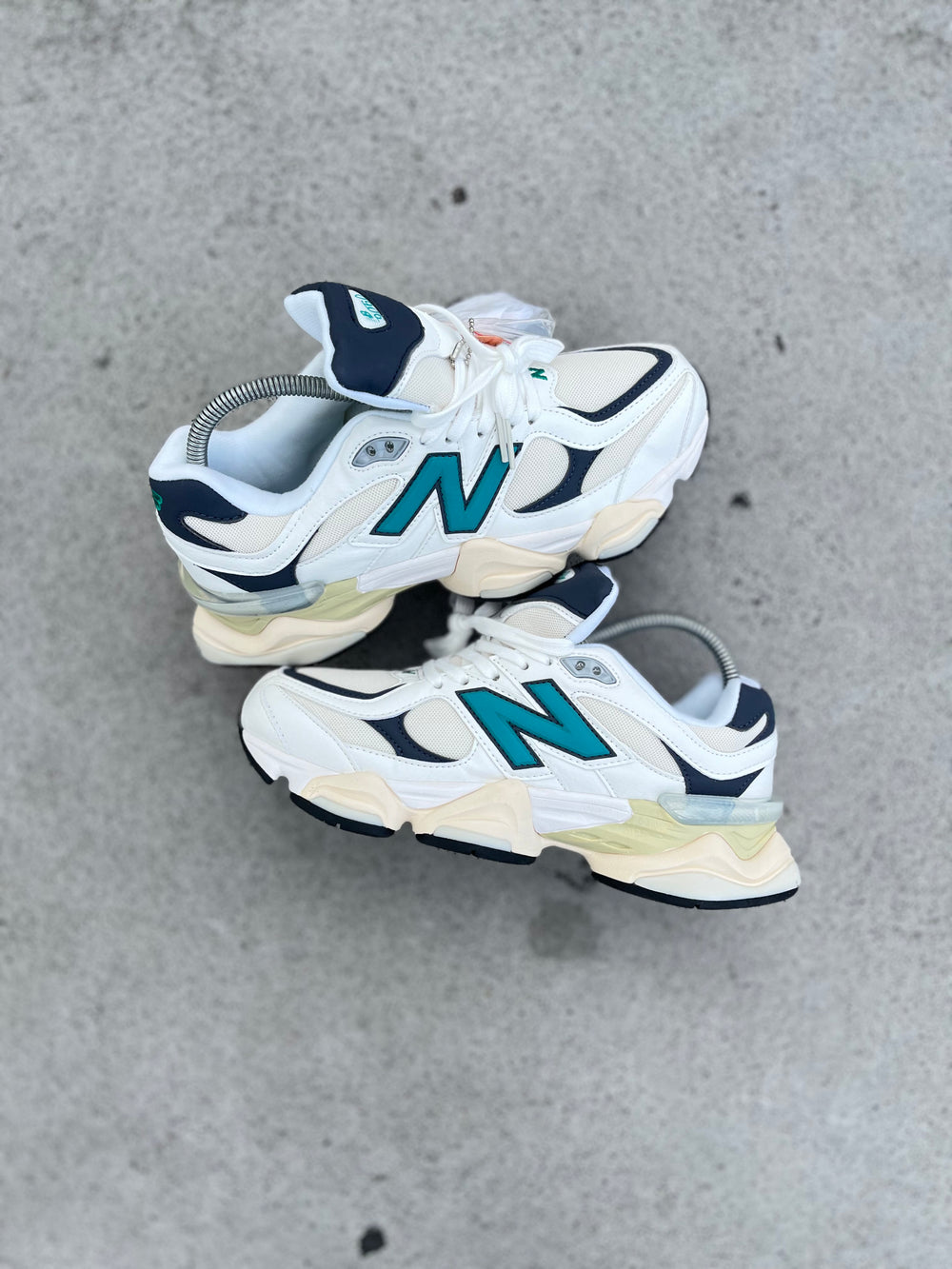 New Balance 9060 Magenta