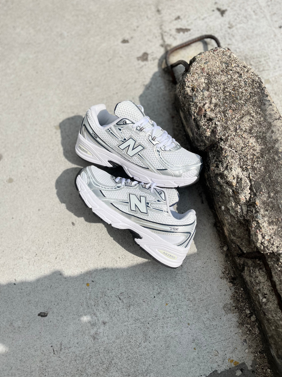 New Balance 740