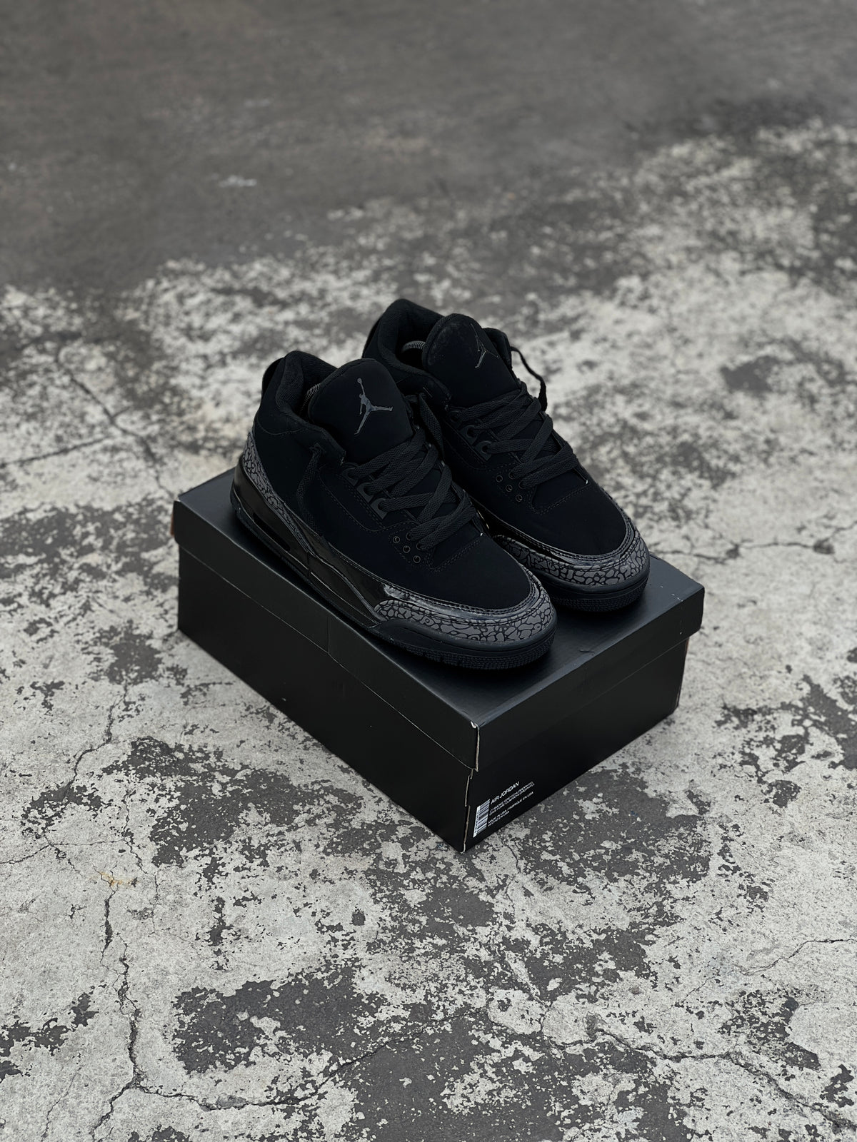 Nike Air Jordan Retro 3 "Black Cat"