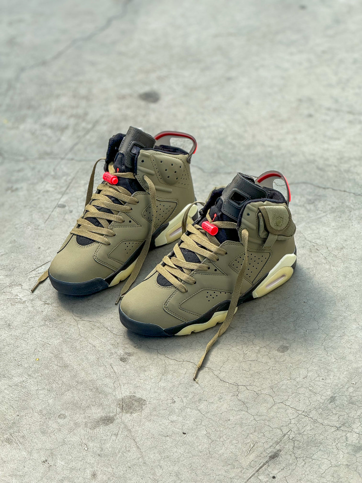 Nike Air Jordan Retro 6 X Cactus Jack