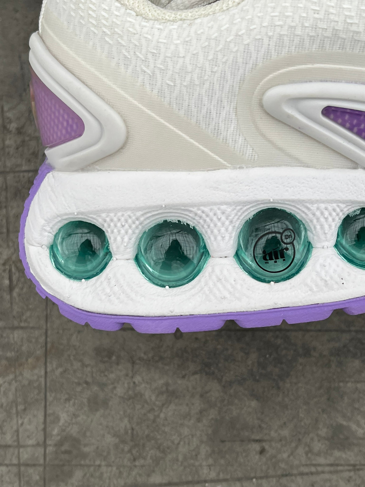NIKE AIR MAX DN