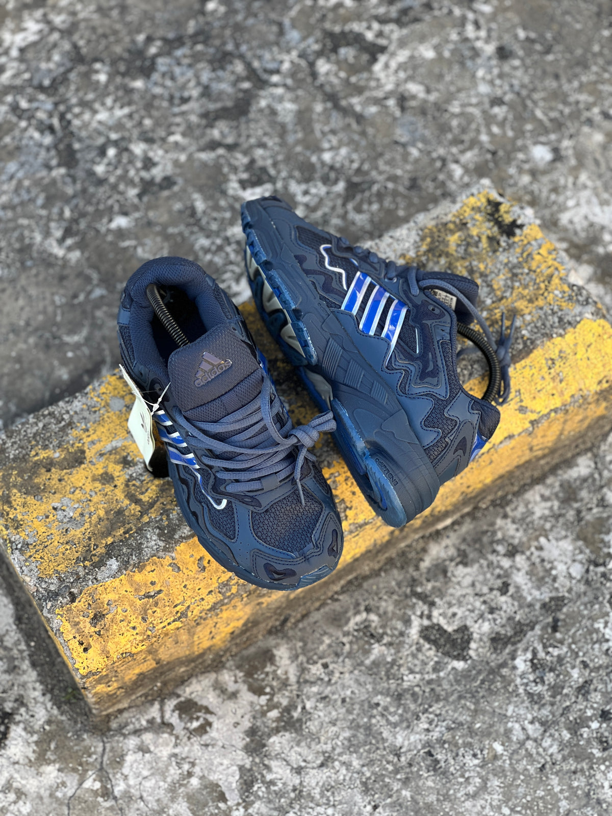Adidas Response CL Bad Bunny