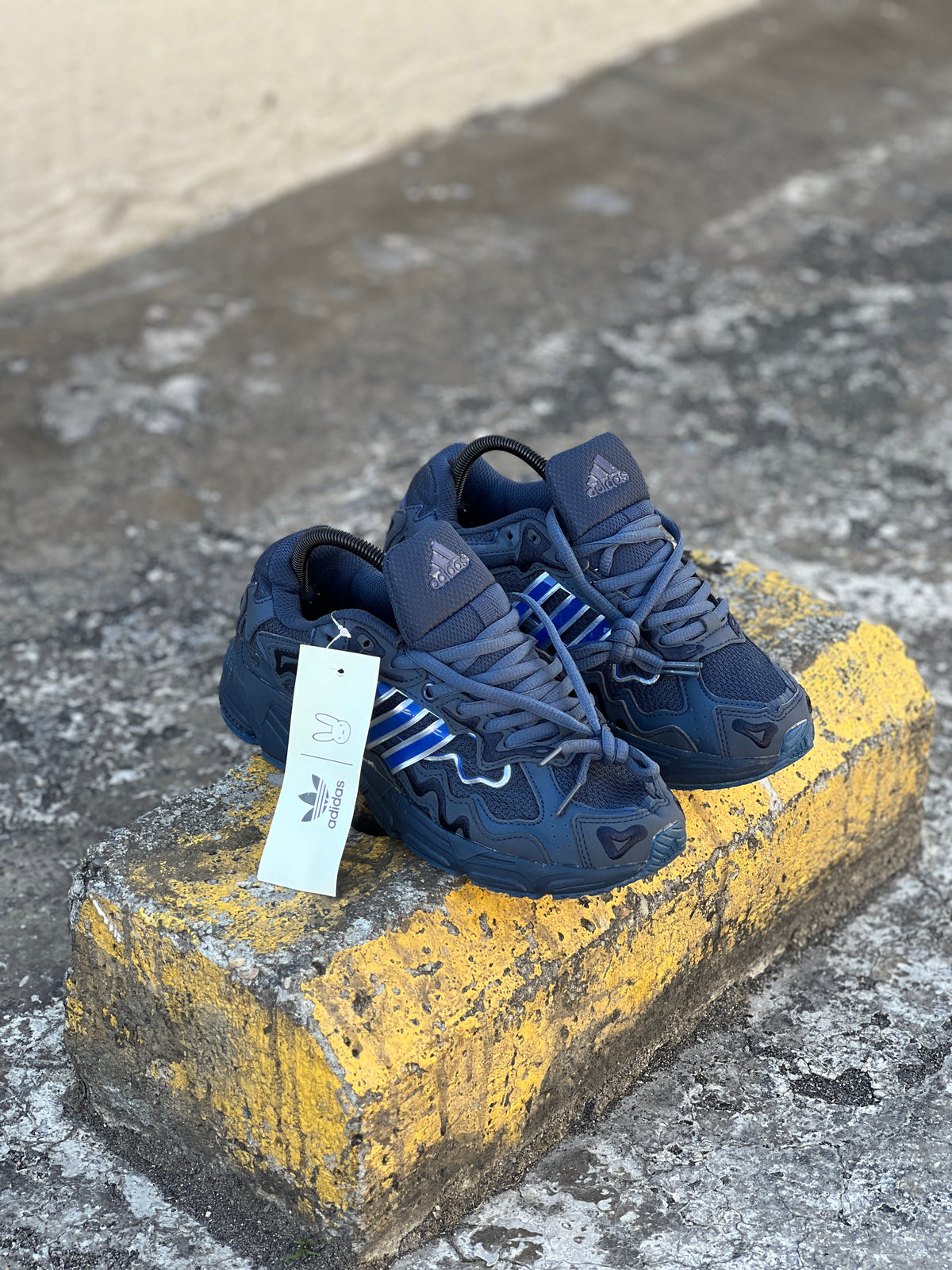 Adidas Response CL Bad Bunny