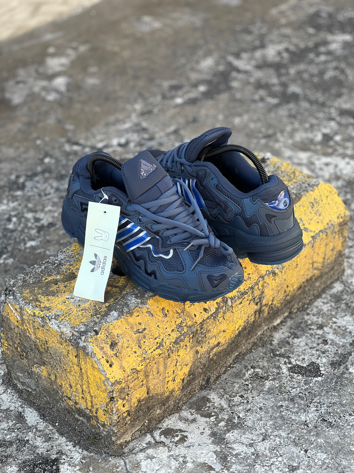 Adidas Response CL Bad Bunny