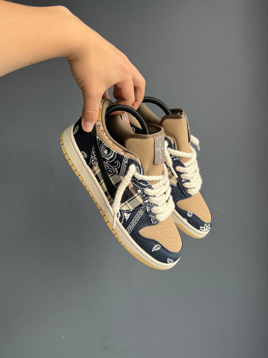 Nike SB Dunk X Travis Scoot