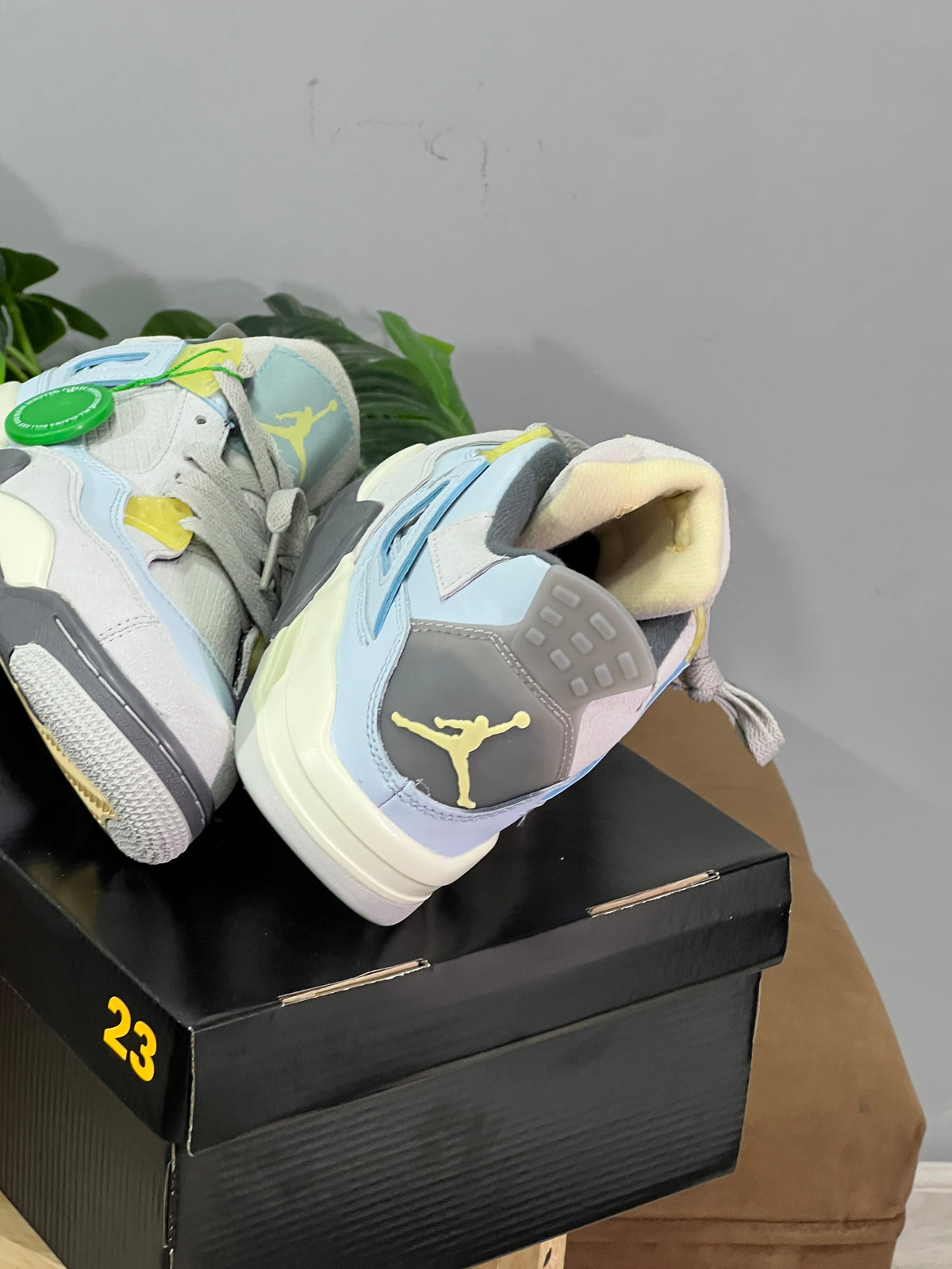 Jordan 4 Retro SE Craft Photon Dust