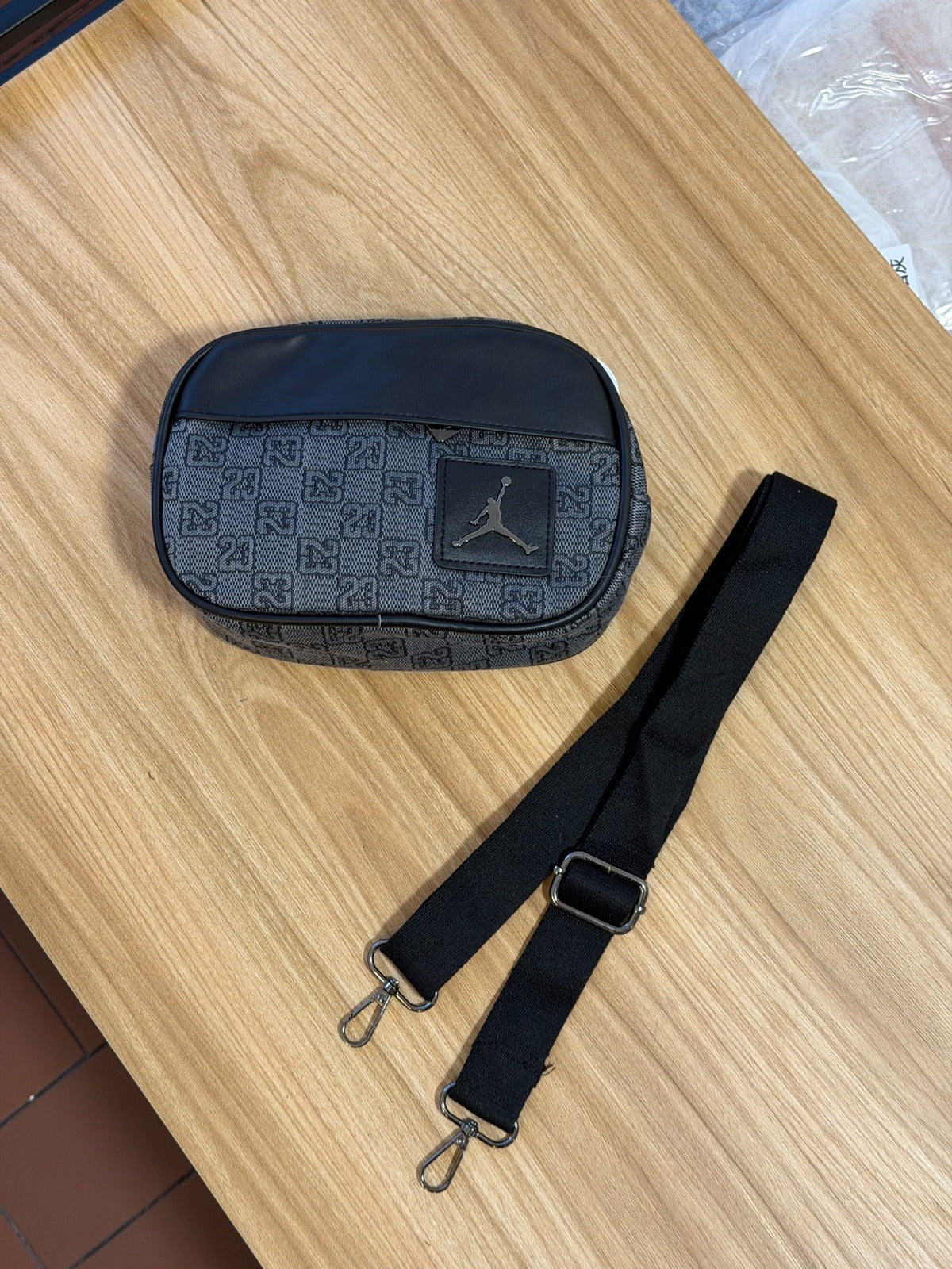 Jordan Monogram Camera Bag Gris Oscuro