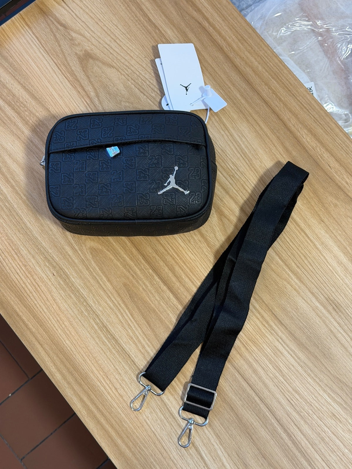 Jordan Monogram Camera Bag Negro Plateado