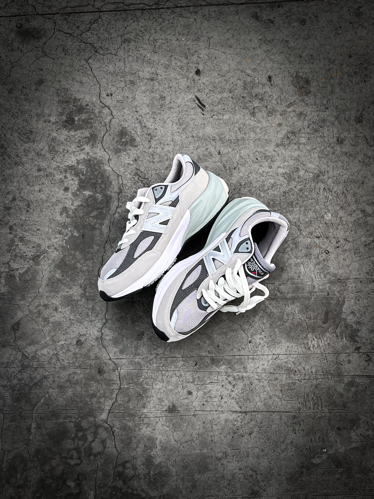 New Balance 990