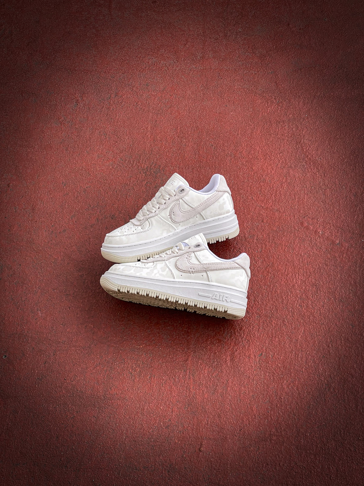 Nike Air Force 1 Luxe Summit