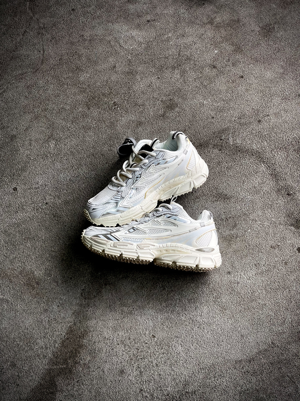 Off White Be Right Back