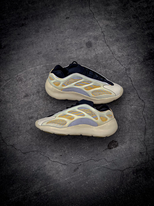 Adidas Yeezy 700 V3