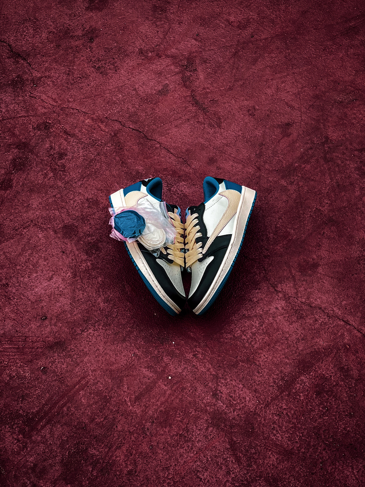 Jordan 1 Retro Low OG SP Fragment x Travis Scott