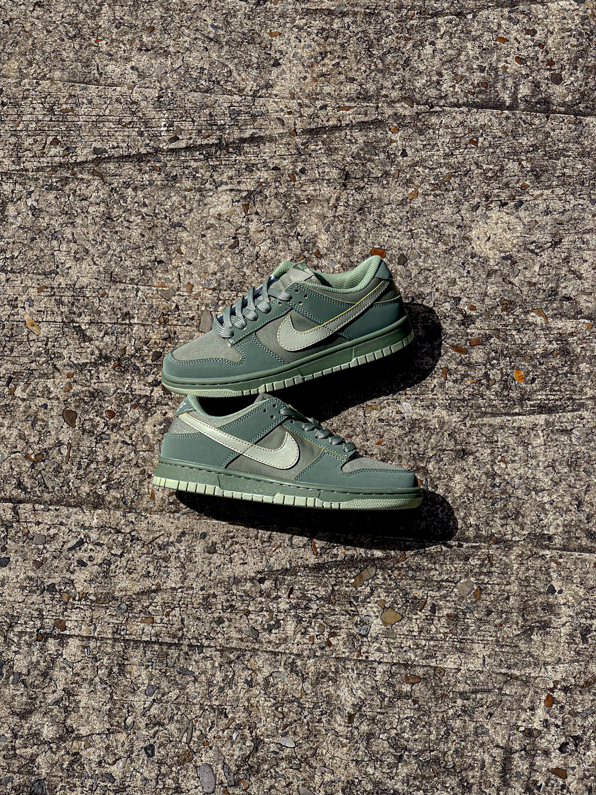 Nike Dunk Low Premium “Oil Green”