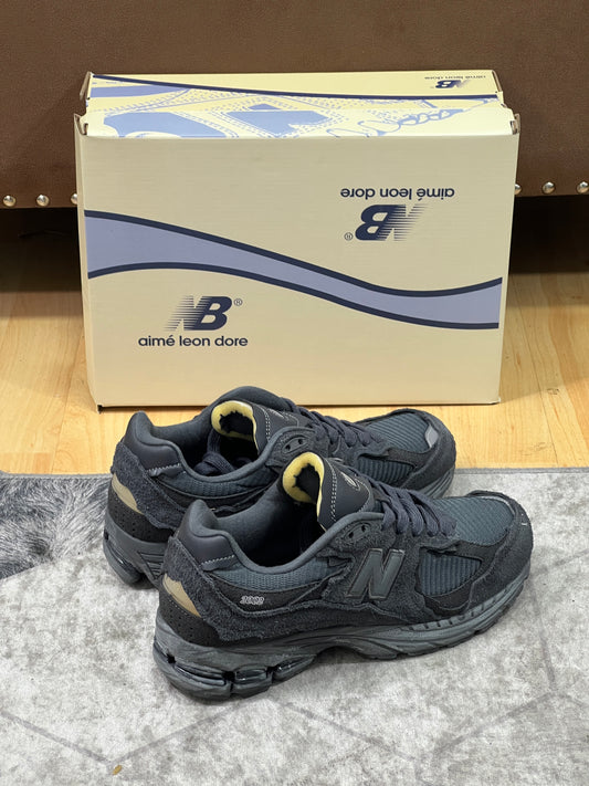 New Balance 2002R