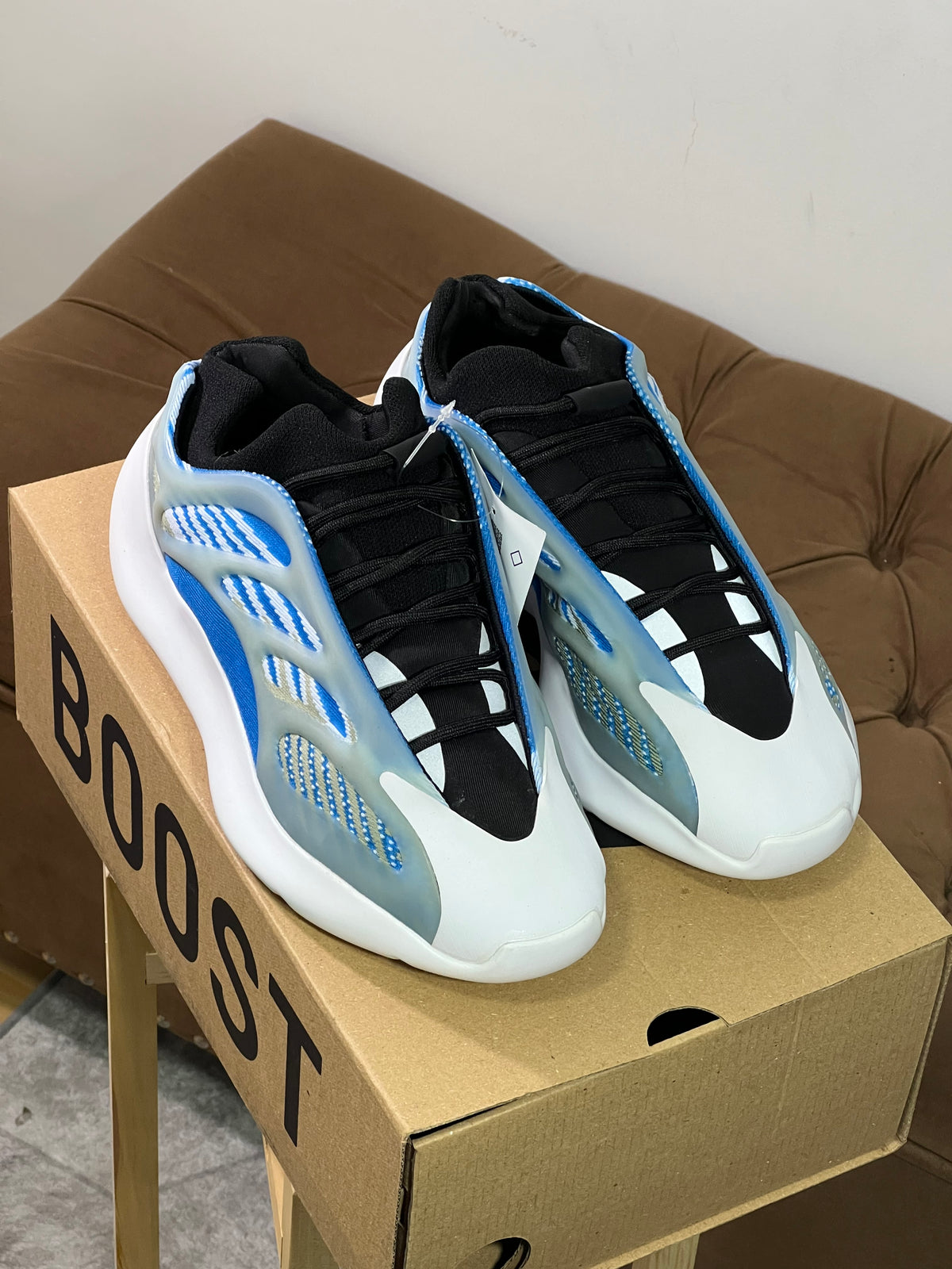 Adidas Yeezy 700 V3