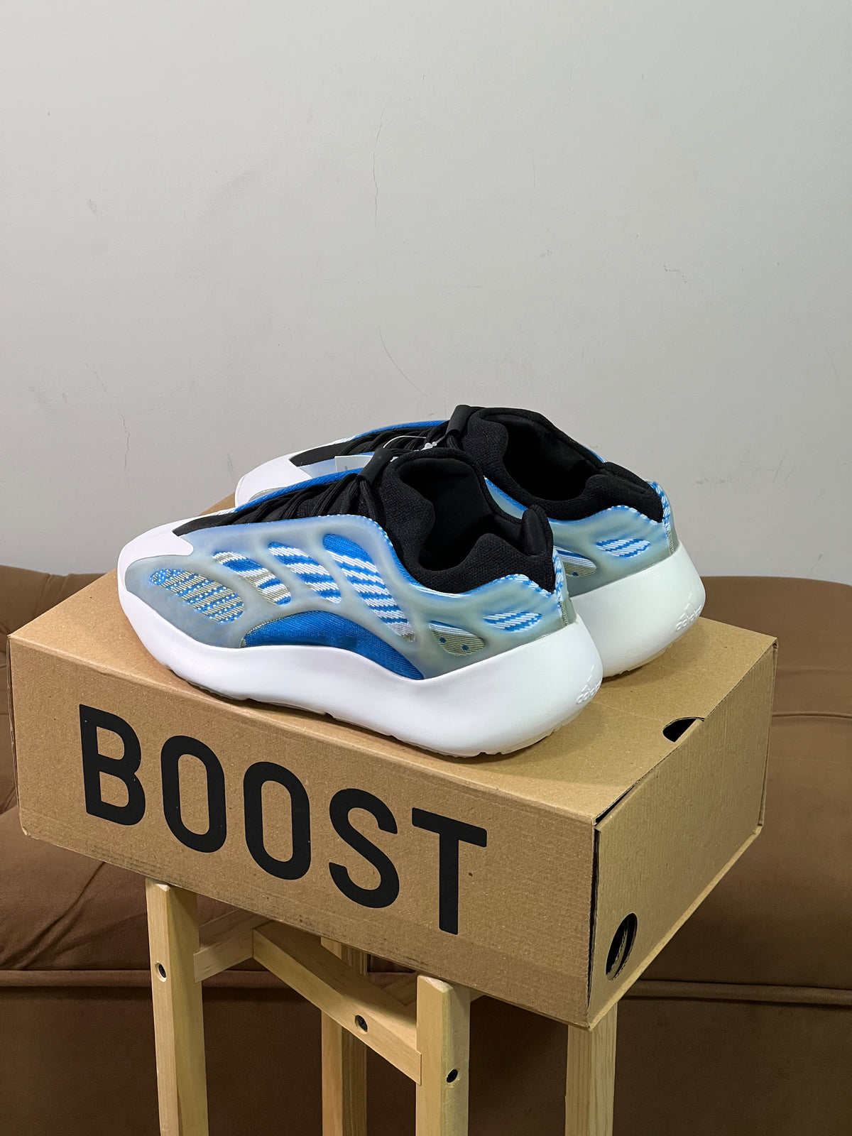 Adidas Yeezy 700 V3