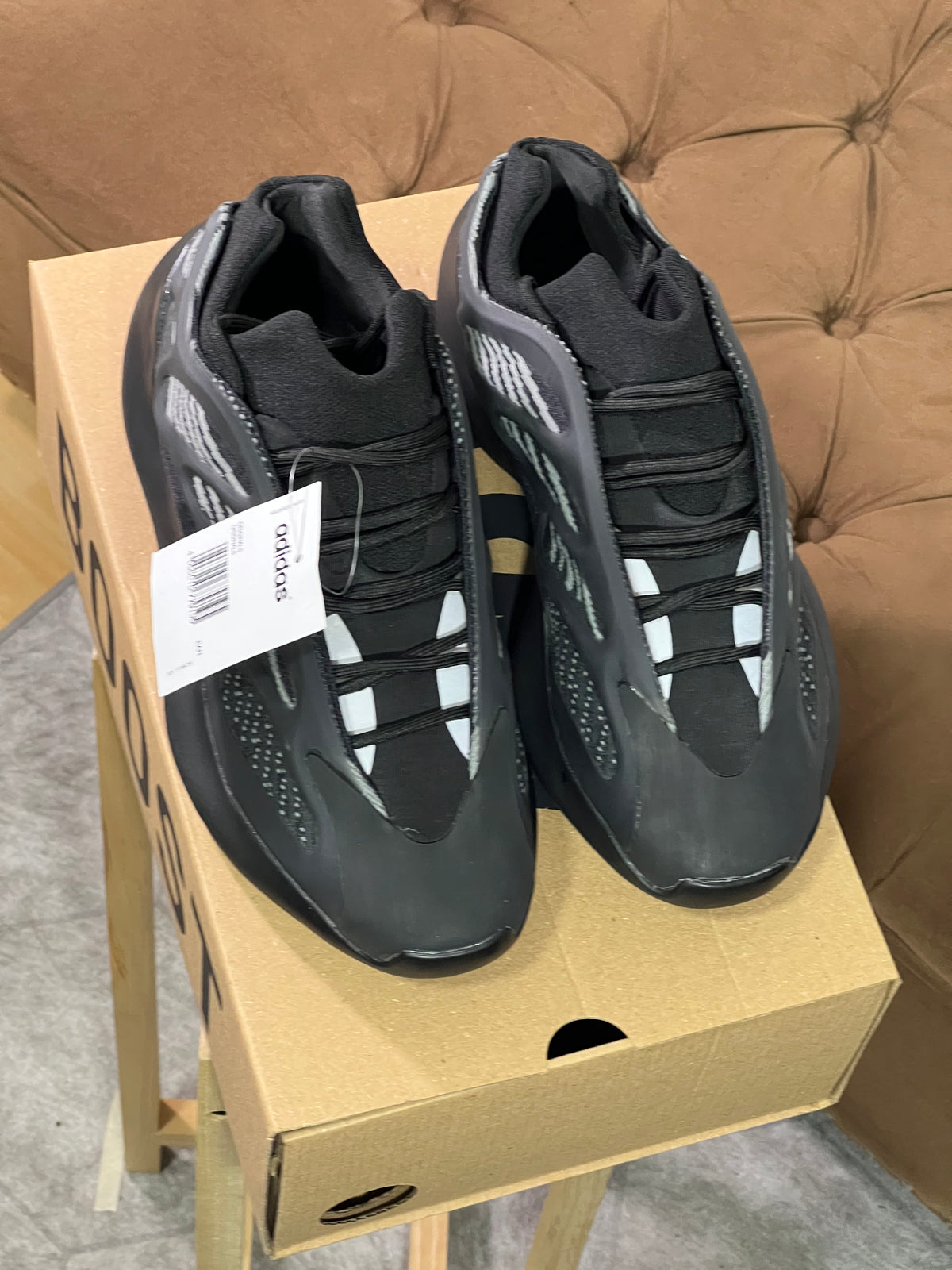 Adidas Yeezy 700 V3