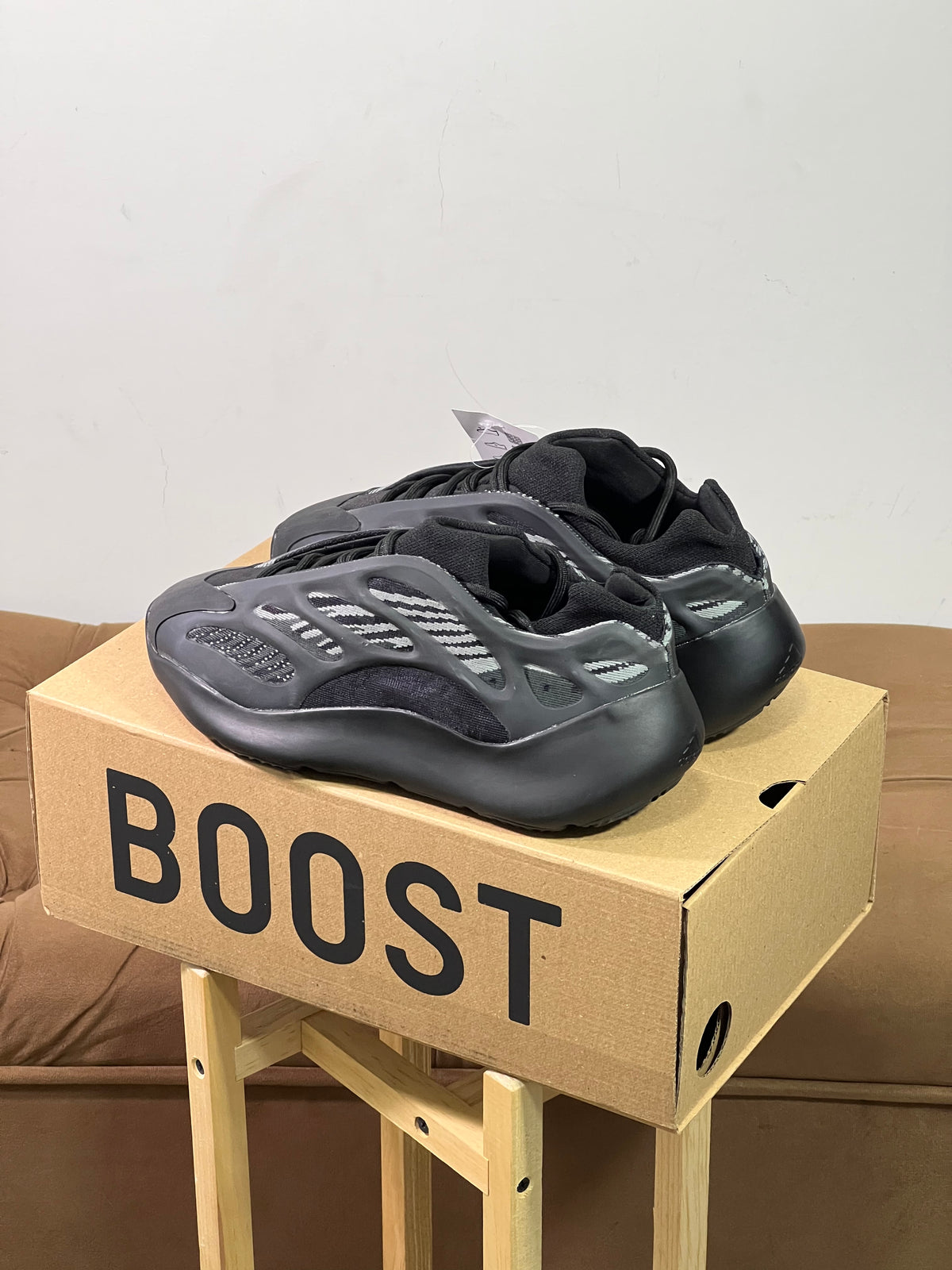 Adidas Yeezy 700 V3